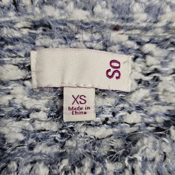 NWT So blue & white fuzzy sweater in size XS - Picture 4 of 7